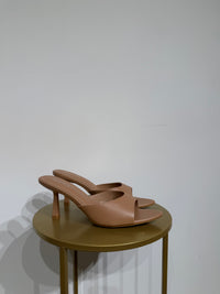 Tacco Mango nude
