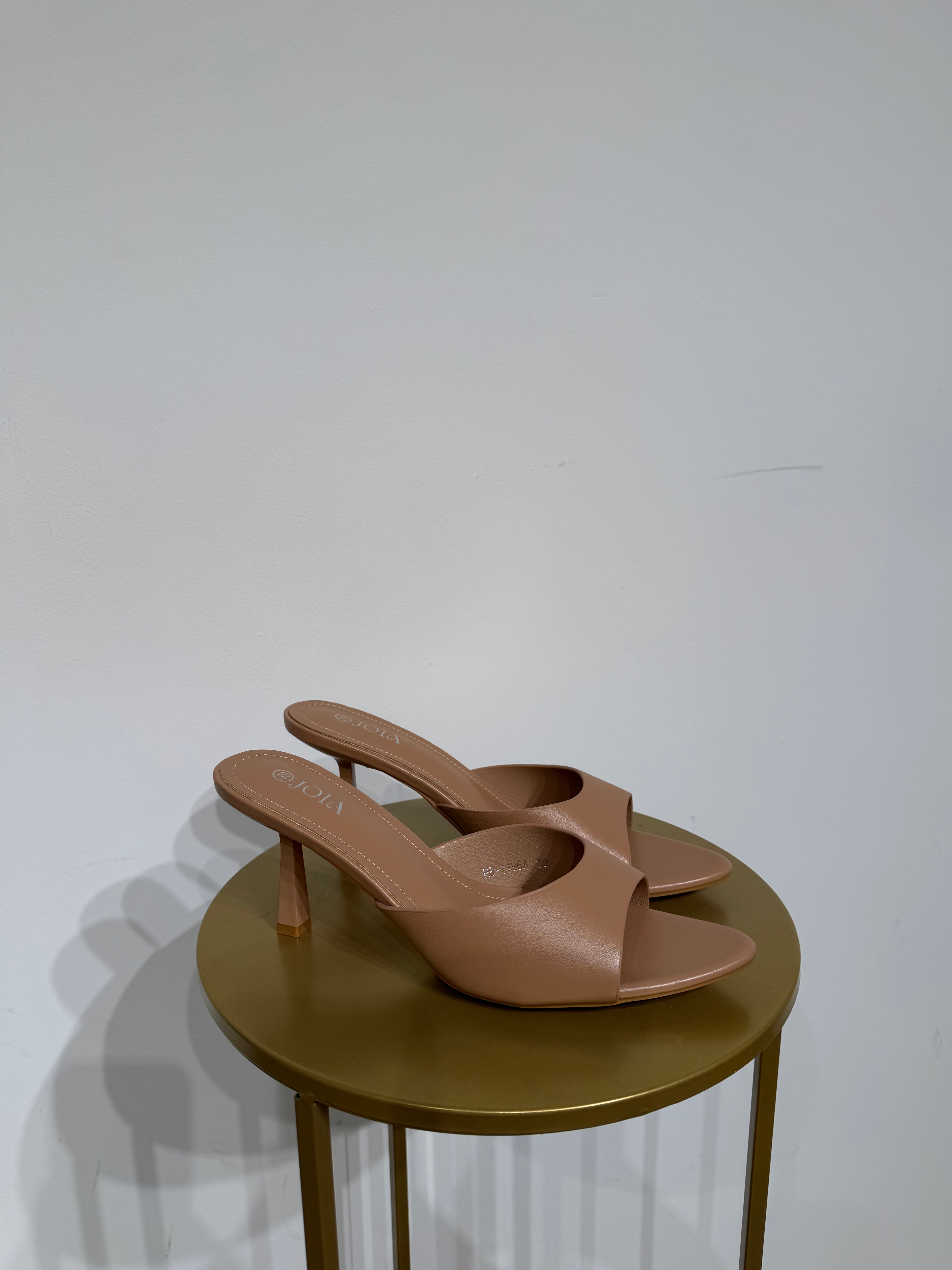 Tacco Mango nude